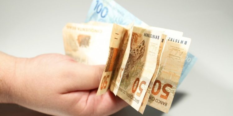 novo auxílio para o nordeste: governo libera milhões para famílias hoje