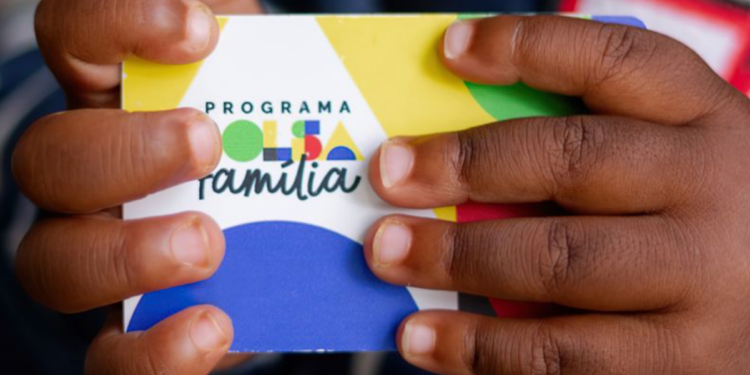 Quem recebe Bolsa Família de maneira indevida pode acabar preso