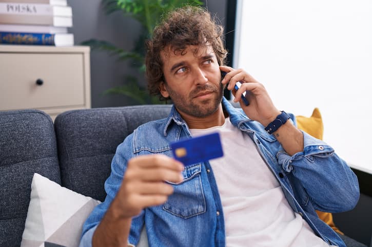 Parcelar fatura do cartão: pode continuar usando o limite?