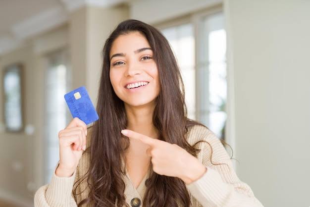 Cartão para jovens de 18 anos: Como conseguir o primeiro crédito com segurança